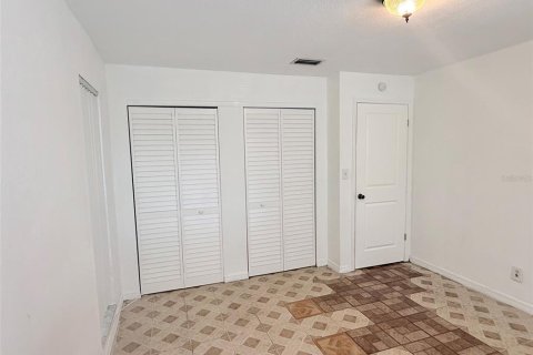 Studio in Saint Petersburg, Florida № 2205545 - photo 12