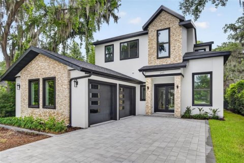 House in Winter Park, Florida 5 bedrooms, 268.39 sq.m. № 2226381