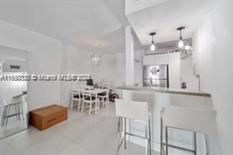 Copropriété à louer à Miami Beach, Floride: 1 chambre, 77.76 m2 № 1946882 - photo 3