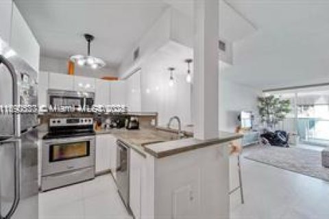 Copropriété à louer à Miami Beach, Floride: 1 chambre, 77.76 m2 № 1946882 - photo 2