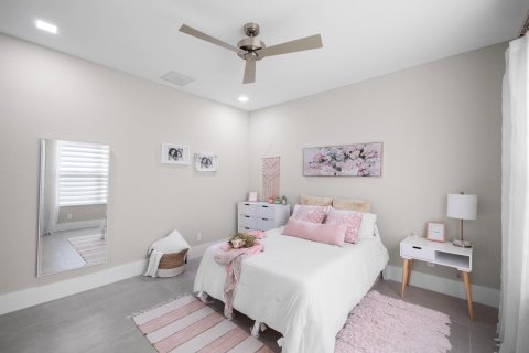 Villa ou maison à vendre à Port St. Lucie, Floride: 4 chambres, 233.56 m2 № 2082376 - photo 9