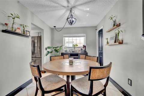 House in Orlando, Florida 3 bedrooms, 174.28 sq.m. № 1798233 - photo 6