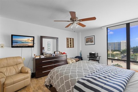 Condo in Hollywood, Florida, 2 bedrooms  № 1727223 - photo 4