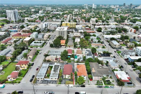 Commercial property in Miami, Florida № 1599431 - photo 19