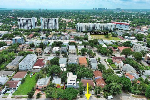 Commercial property in Miami, Florida № 1599431 - photo 13