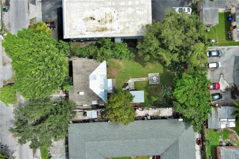 Commercial property in Miami, Florida № 1599431 - photo 14