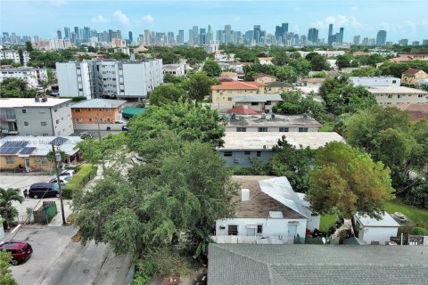 Commercial property in Miami, Florida № 1599431 - photo 5