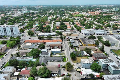 Commercial property in Miami, Florida № 1599431 - photo 18