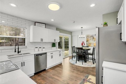 House in Orlando, Florida 3 bedrooms, 87.61 sq.m. № 1886963 - photo 5