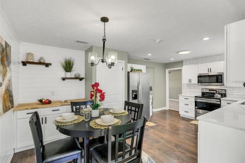 House in Orlando, Florida 3 bedrooms, 87.61 sq.m. № 1886963 - photo 6