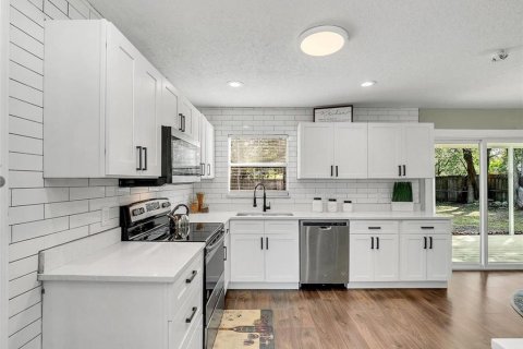 House in Orlando, Florida 3 bedrooms, 87.61 sq.m. № 1886963 - photo 4