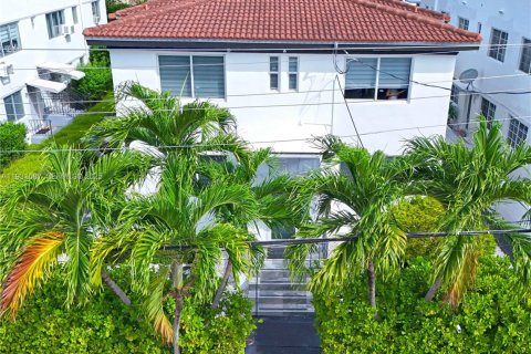 Commercial property in Miami Beach, Florida 322.74 sq.m. № 1989779 - photo 1