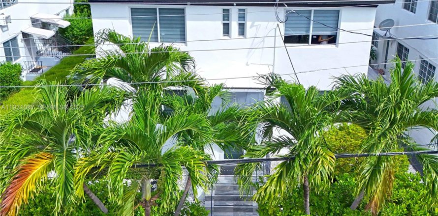 Commercial property in Miami Beach, Florida 322.74 sq.m. № 1989779