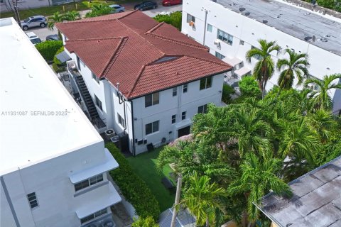 Commercial property in Miami Beach, Florida 322.74 sq.m. № 1989779 - photo 9