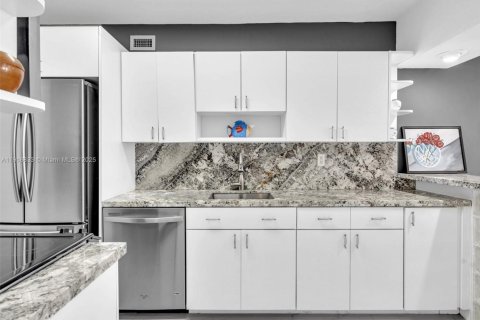 Снять в аренду кондоминиум в Майами-Бич, Флорида 1 спальня, 77.57м2, № 1974011 - фото 11