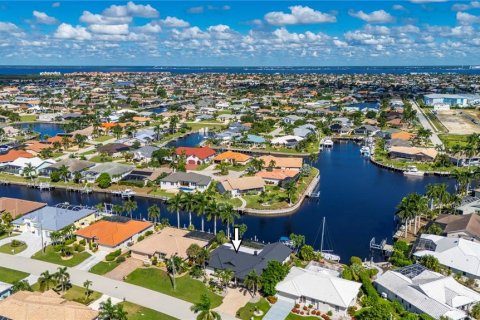 Villa ou maison à vendre à Punta Gorda, Floride: 3 chambres, 235.51 m2 № 2420089 - photo 6