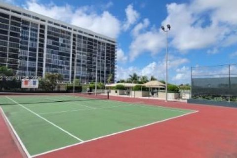 Купить кондоминиум в Халландейл-Бич, Флорида 1 спальня, 74.14м2, № 2010648 - фото 24