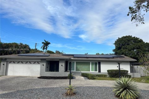 Villa ou maison à louer à Plantation, Floride: 4 chambres, 202.16 m2 № 2007458 - photo 4