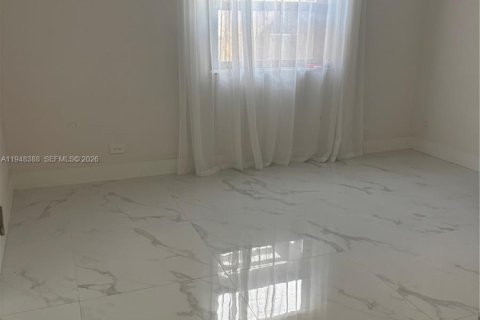 Villa ou maison à louer à Plantation, Floride: 4 chambres, 202.16 m2 № 2007458 - photo 9