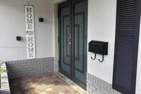 Villa ou maison à louer à Plantation, Floride: 4 chambres, 202.16 m2 № 2007458 - photo 3