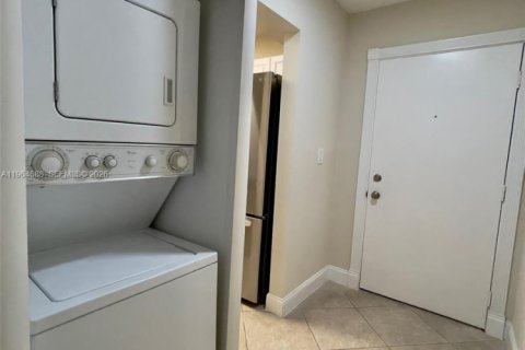 Apartamento en alquiler en Miami, Florida, 2 dormitorios, 94.2 m2 № 2026051 - foto 10