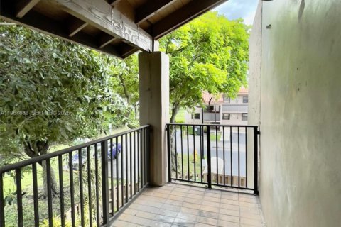 Apartamento en alquiler en Miami, Florida, 2 dormitorios, 94.2 m2 № 2026051 - foto 13