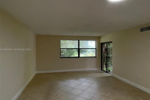 Apartamento en alquiler en Miami, Florida, 2 dormitorios, 94.2 m2 № 2026051 - foto 11