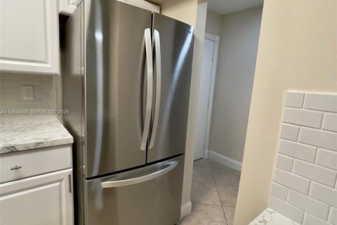 Apartamento en alquiler en Miami, Florida, 2 dormitorios, 94.2 m2 № 2026051 - foto 8