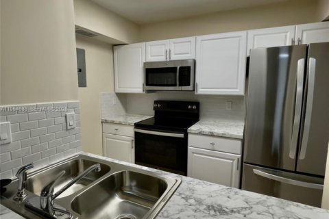 Apartamento en alquiler en Miami, Florida, 2 dormitorios, 94.2 m2 № 2026051 - foto 20