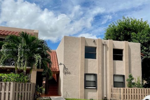 Apartamento en alquiler en Miami, Florida, 2 dormitorios, 94.2 m2 № 2026051 - foto 3