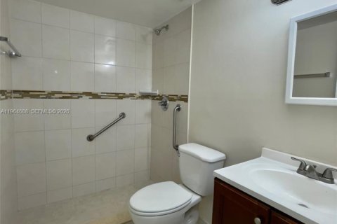 Apartamento en alquiler en Miami, Florida, 2 dormitorios, 94.2 m2 № 2026051 - foto 18