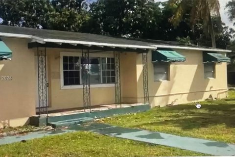 Commercial property in Hollywood, Florida № 1940347 - photo 3