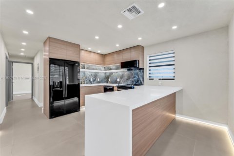 Casa en venta en Lauderhill, Florida, 4 dormitorios № 1951512 - foto 5