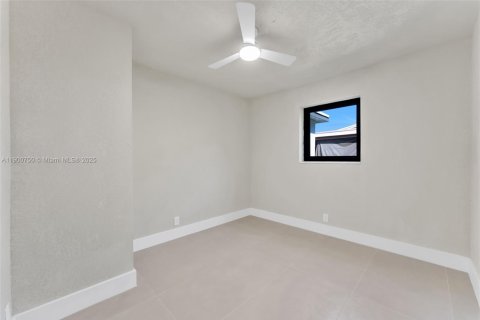 Casa en venta en Lauderhill, Florida, 4 dormitorios № 1951512 - foto 17