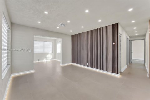 Casa en venta en Lauderhill, Florida, 4 dormitorios № 1951512 - foto 12