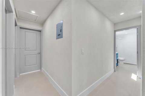 Casa en venta en Lauderhill, Florida, 4 dormitorios № 1951512 - foto 25