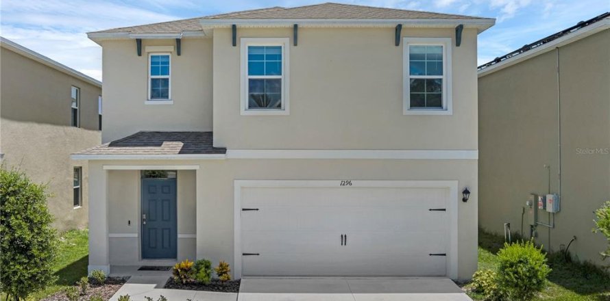 House in Davenport, Florida 5 bedrooms, 234.3 sq.m. № 1828048