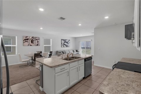 House in Davenport, Florida 5 bedrooms, 234.3 sq.m. № 1828048 - photo 15
