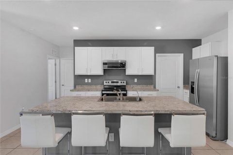 House in Davenport, Florida 5 bedrooms, 234.3 sq.m. № 1828048 - photo 13
