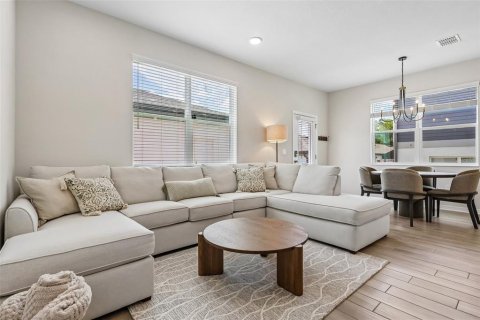 Adosado en venta en Winter Garden, Florida, 3 dormitorios, 170.48 m2 № 2310644 - foto 9