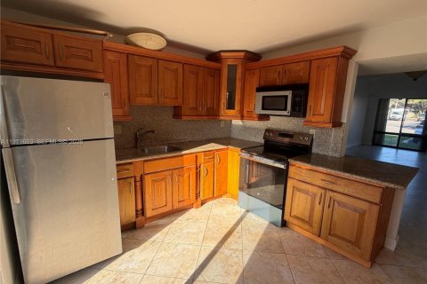 Touwnhouse à louer à Sunrise, Floride: 3 chambres, 140.1 m2 № 2042251 - photo 8