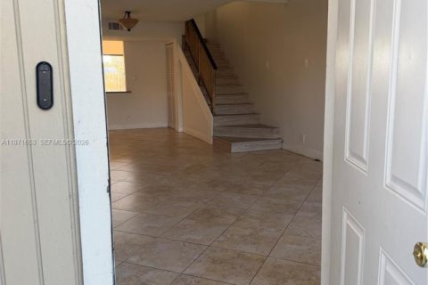 Touwnhouse à louer à Sunrise, Floride: 3 chambres, 140.1 m2 № 2042251 - photo 2