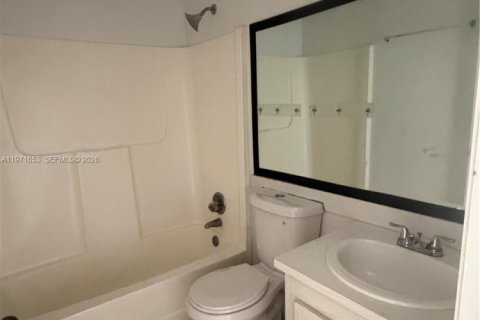 Touwnhouse à louer à Sunrise, Floride: 3 chambres, 140.1 m2 № 2042251 - photo 14