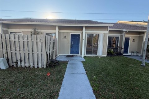 Touwnhouse à Sunrise, Floride 3 chambres, 140.1 m2 № 2042251