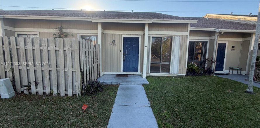 Touwnhouse à Sunrise, Floride 3 chambres, 140.1 m2 № 2042251