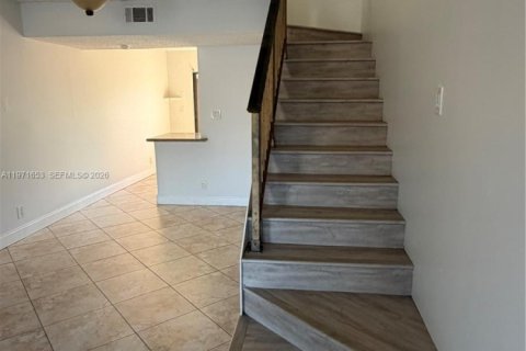 Touwnhouse à louer à Sunrise, Floride: 3 chambres, 140.1 m2 № 2042251 - photo 4
