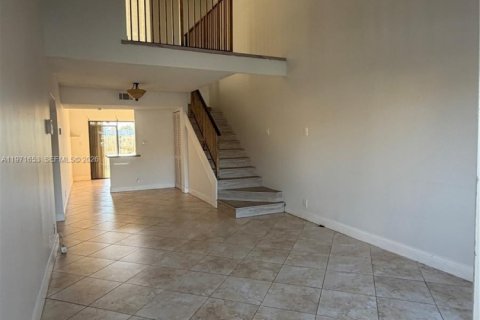 Touwnhouse à louer à Sunrise, Floride: 3 chambres, 140.1 m2 № 2042251 - photo 12