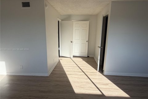 Touwnhouse à louer à Sunrise, Floride: 3 chambres, 140.1 m2 № 2042251 - photo 19