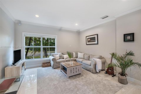 House in Key Biscayne, Florida 5 bedrooms № 2007980 - photo 17