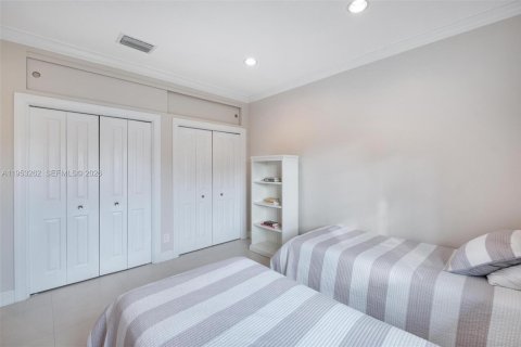 House in Key Biscayne, Florida 5 bedrooms № 2007980 - photo 24